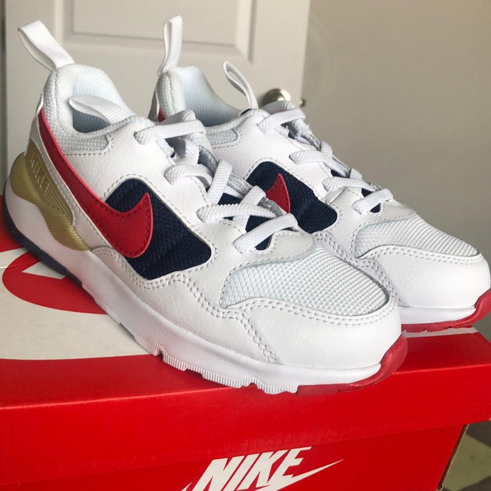 Youth Nike Pegasus “92 Lil type USA” sneaker size 12c